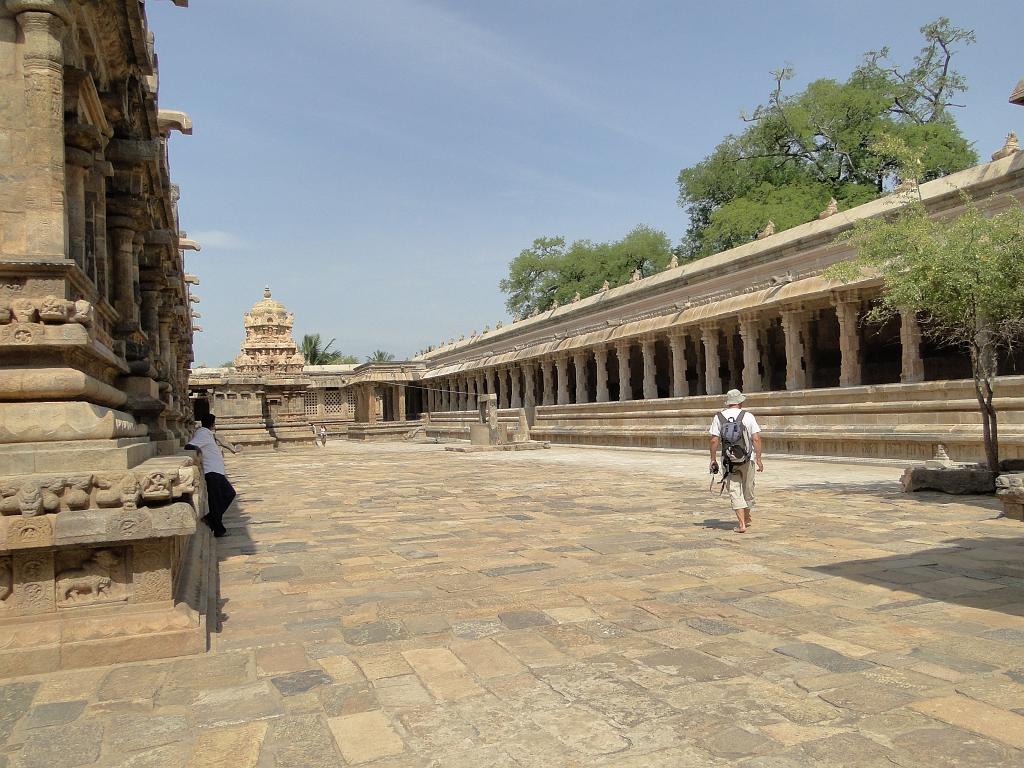 2011-09-21_09-42-09_Dharasuram_004.JPG - 12°s