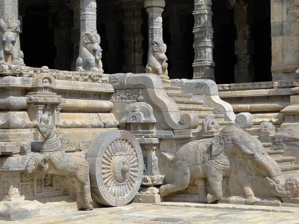 2011-09-21_09-46-56_Dharasuram_013.JPG - bel escalier