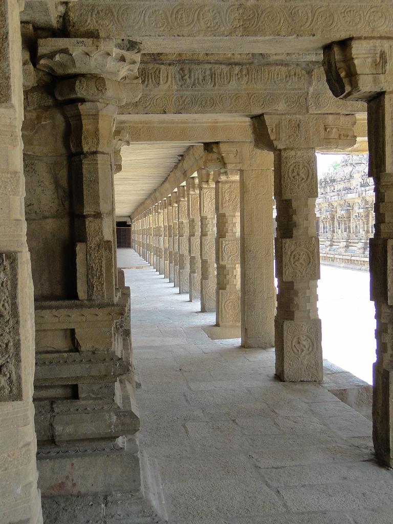 2011-09-21_10-06-56_Dharasuram_036.JPG