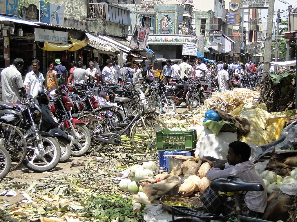 2011-09-22_12-19-24_pondichery_051.JPG - parking, ordures...??